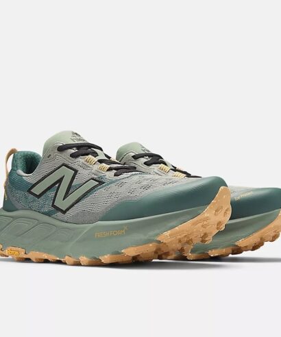 MenFreshFoamHierroV9 - both angled